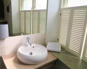 洗面台の頑固な黄ばみ！クエン酸だけじゃ落ちない？確実に落とす方法！